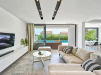 5-Bedroom Villa Near Split with Pool