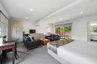 Hideaway on George