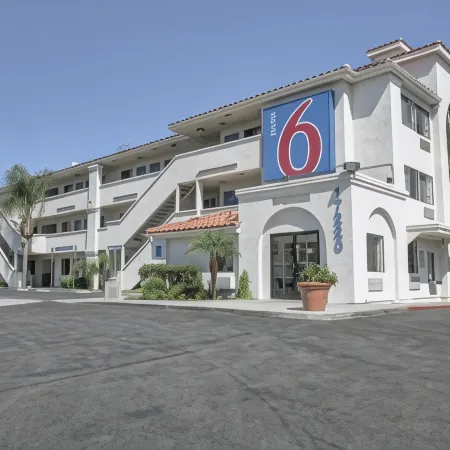 Motel 6 Bellflower, CA - Los Angeles