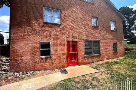 Magnolia Apt- Best Bang for $