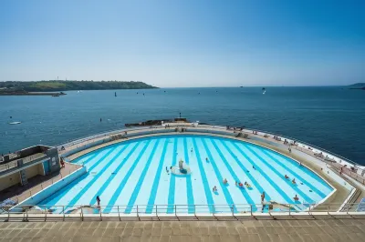 1 Elliot Terrace Hotels in Плімут
