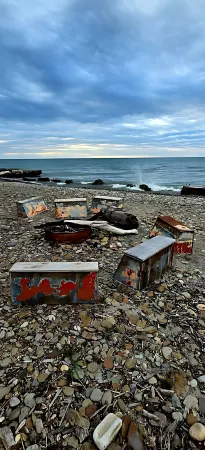 Clean & Cozy Cottage - Lake Views + Private Hot Tub Отели в г. Дженива Тауншип