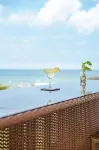 The Palms Resort & Bar - Ocean View