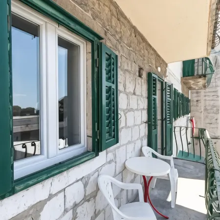 Apinelo Port Rooms