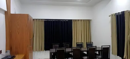 Hotel Palace Отели в г. Чандрапур