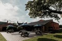 Oak Farm Hotel Hotels near Hednesford