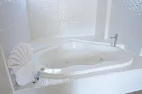 Hotel Aqua Rio - Bathtub