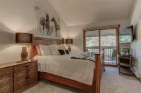 Spacious 4 BR, Close to Ski, Town, Hike, Bike.