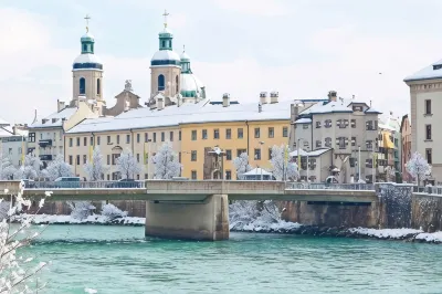 小屋 時鐘博物館附近的飯店