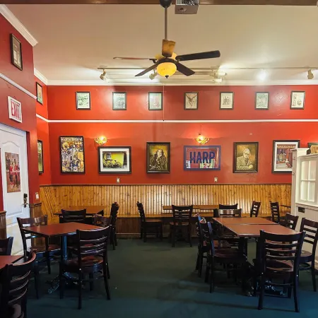 County Clare Irish Hotel & Pub