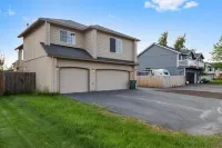 2 Bedroom 2 Bathroom Home Near Anchorage Golf Course and Zoo