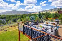 Stunning Home with Flatirons Views, 10-Min to Downtown & CU Campus!