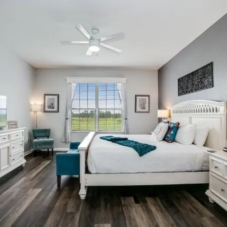 Lake View Nirvana 3 Bedroom Condo by Redawning
