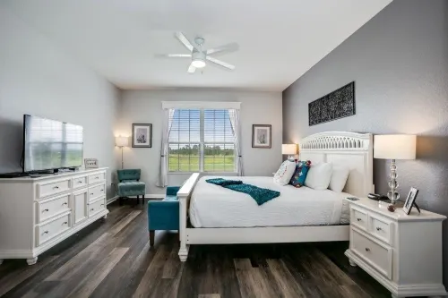 湖景涅槃3間卧室的公寓由RedAwning