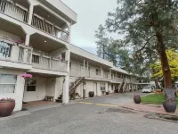 Beachside Motel Hotels in Penticton