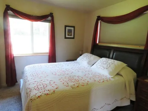 Bear Canyon Cottages - Bird House Hotels in Homer