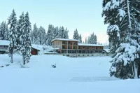 Campra Alpine Lodge & Spa Hotels near Waterfall Santa Petronilla