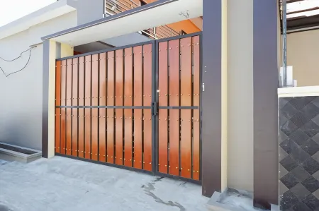 RedDoorz Syariah Near Stasiun Tegal Отели рядом с достопримечательностью «Tek Hay Kiong Temple»