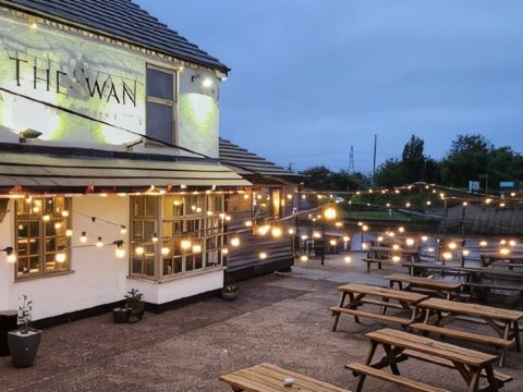 เดอะ สวอน - คอลัมโบ อิดิชั่น โฮเทล