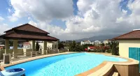 The Xym Hotel - Rooftop Pools