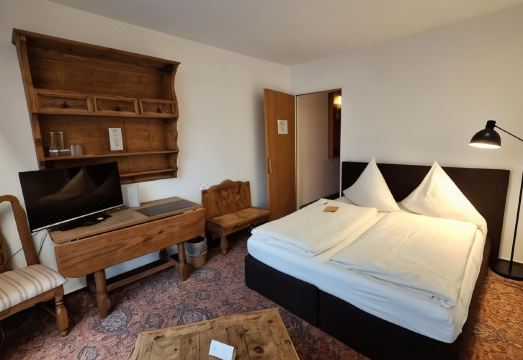 3. 솔레테어 호텔..