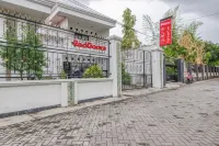 RedDoorz Hostel Near Stadion Mandala Krida Yogya - 2 stelle