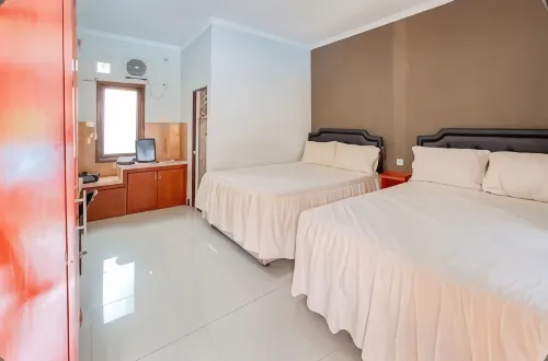 Villa Kampoeng City Wonosalam Mitra RedDoorz Hotels in Wonosalam