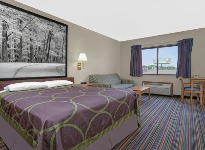 Super 8 by Wyndham Evansville East