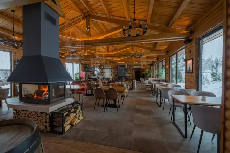 CORNELIA DELUXE RESIDENCE