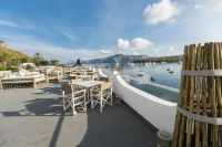 Mari del Sud Resort Hotels in Vulcano Porto