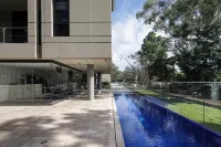 Knightsbridge Canberra Hotels in Griffith