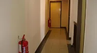 Hotel Tuaran - parking