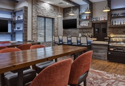 4. 햄프턴 인 & ..