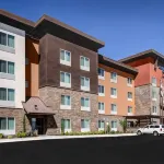TownePlace Suites Bakersfield West Hotel in zona Meadows Field Airport