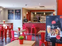 Ibis Madrid Alcorcon Tresaguas - ที่มีบาร์
