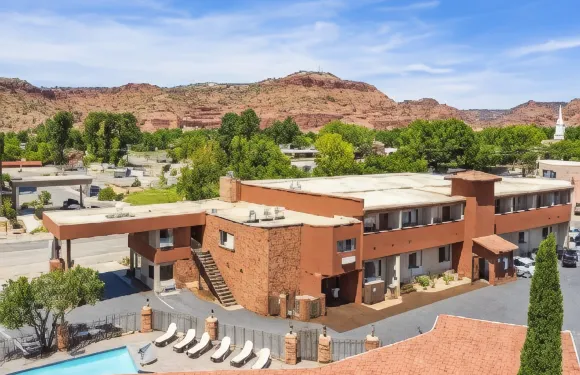 紅山貝斯特韋斯特酒店