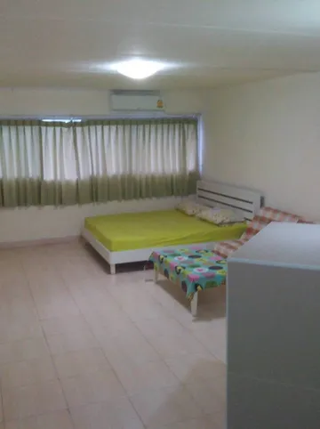 รูปภาพของAirport Transfer Bangkok &Apartment