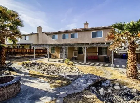 Gorgeous 6bed 4 bath Comfy Home