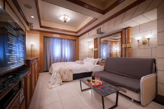 格蘭德花園飯店-限成人