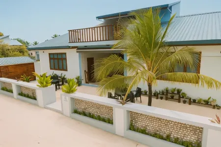 Blue Coral Vashafaru Maldives Отели в г. Dhonakulhi