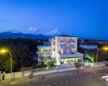 Hotel Happy Hotels in Pietrasanta