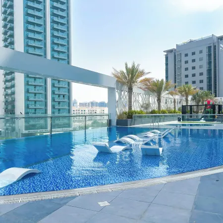 Urban Escape Studio Pool, Gym & Stylish Living Отели рядом с достопримечательностью «Парк аттракционов Global Village»