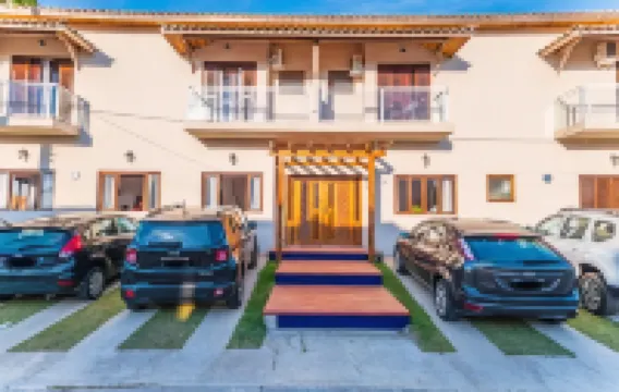 Mar Egeu Arte & Pouso