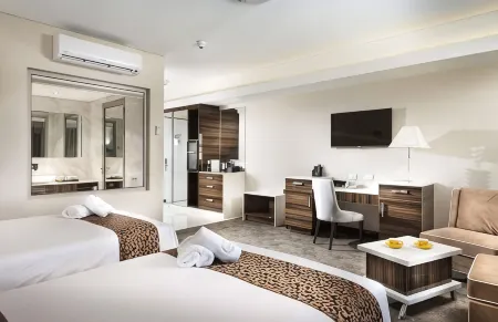 โรงแรมสวอนริเวอร์