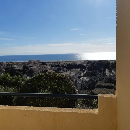 1-bedroom studio with sea view. Ideal for 2 adults and 1 child.