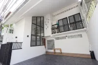 Cozy Pool Villa in Sukhumvit, walk 5 mins to BTS - Villas