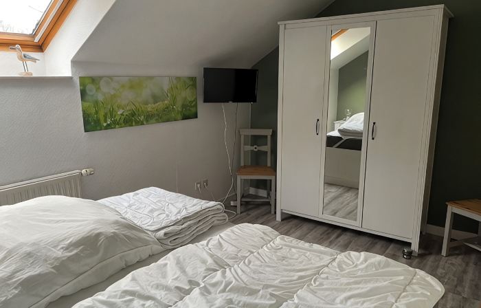 Cozy vacation apartment with dike view in Wremen