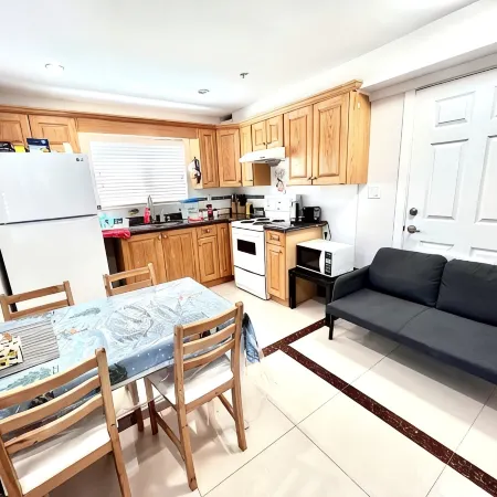 Cozy 2-bedroom guesthouse in a convenient location