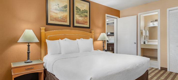 Quality Inn & Suites Plano East - Richardson Ξενοδοχεία στην πόλη Collin County