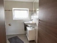 Vacation apartment in Hallbergmoos, near Munich Airport, Therme Erding 할버그무스 호텔